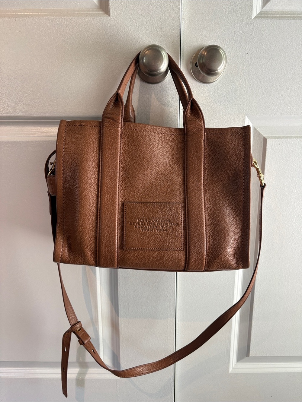 Marc Jacobs Brown Leather SIZE MEDIUM Tote with Logo - Picture 2 of 6